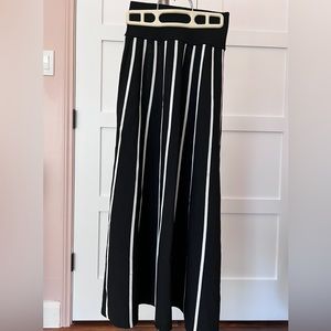 J Crew Black and White Stripe Skirt. Size XXS. Excellent Condition.